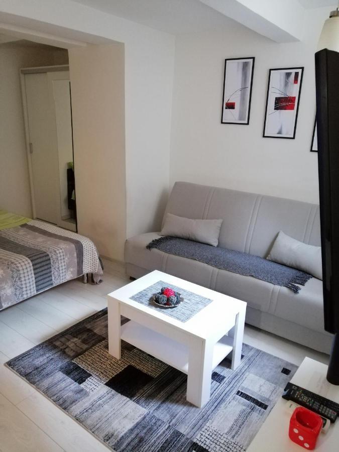Studio Apartman Kocka Белград Экстерьер фото