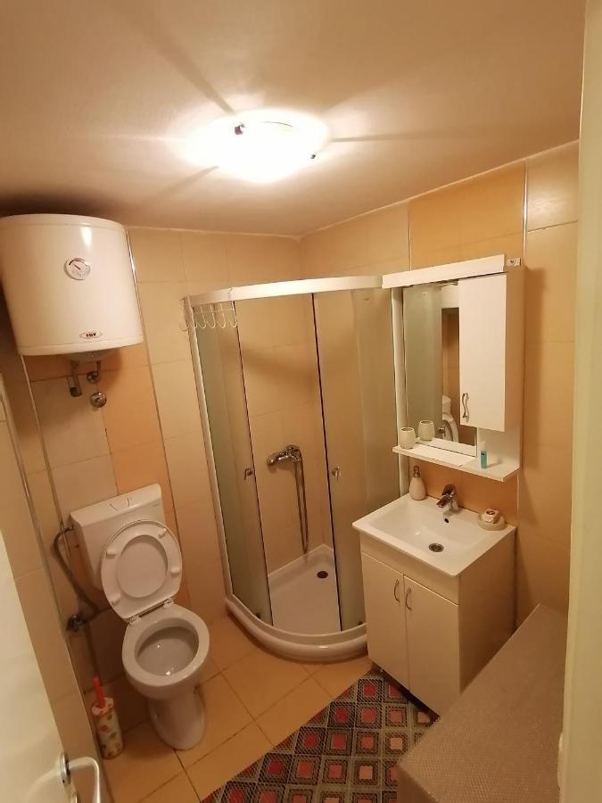 Studio Apartman Kocka Белград Экстерьер фото